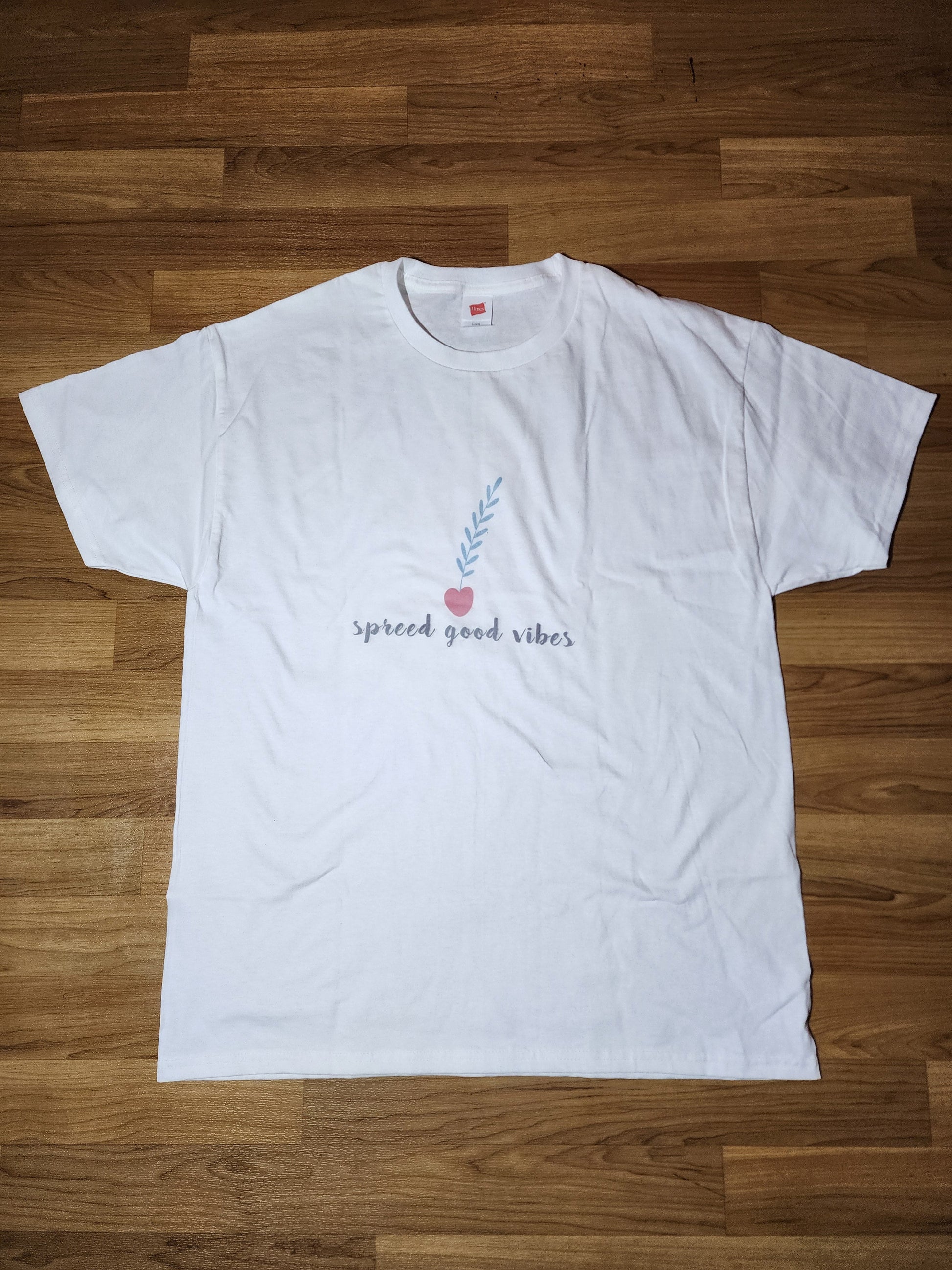 'Spread good Vibes' Tee
